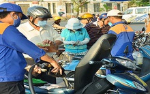 Xăng vừa giảm giá đã chực tăng