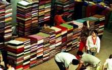 Hàng giá rẻ Trung Quốc đổ bộ: Doanh nghiệp Việt thua vì sao?