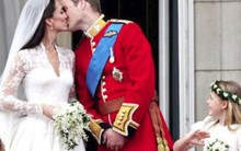 Nước Anh chào đón cậu bé Hoàng gia