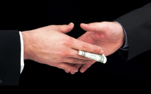 Chiến dịch 'diệt hổ đập ruồi' tham nhũng ở Trung Quốc