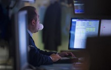 Phố Wall lao dốc vì thỏa thuận ngân sách