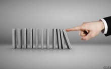 Tại sao các ngân hàng lung lay?