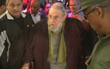 Lãnh tụ Fidel Castro bất ngờ xuất hiện trước công chúng