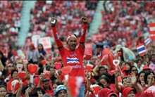 Phe áo đỏ Thái Lan biểu tình chống lại biểu tình