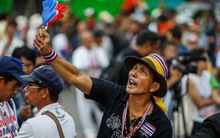 Người biểu tình tấn công các doanh nghiệp thuộc gia đình Shinawatra