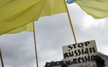 Vì sao EU nhẹ tay trong trừng phạt Nga?