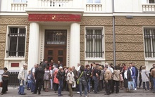 Hai ngân hàng sụp đổ, Bulgaria chuẩn bị giải tán quốc hội