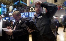 Phố Wall đảo chiều cuối phiên