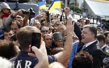 Tổng thống Ukraine giải tán quốc hội, ấn định bầu cử sớm