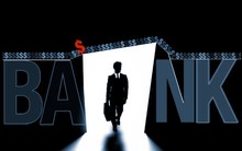 Ngân hàng trong bóng tối: Lớn lên nhờ khủng hoảng
