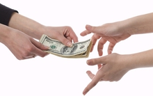 Đối thủ của ngành ngân hàng