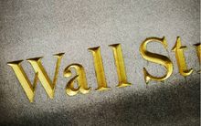 Dow Jones cao kỷ lục nhờ báo cáo việc làm