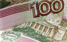 Đồng nội tệ Nga lần đầu tiên vượt qua mốc 60 ruble/USD