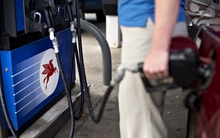 Dow Jones tiếp tục giảm mạnh