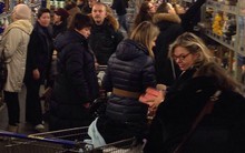 Dân Nga hết tin ngân hàng