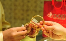 Đầu tuần, giá bán vàng ở sát 38,2 triệu đồng/lượng