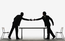 Nhật lặng lẽ mua cổ phần ngân hàng Việt