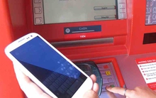 Ngân hàng giảm phí chuyển tiền tới thuê bao di động