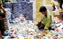 Nhập lậu từ tăm xỉa răng đến cây lau nhà