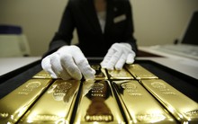 Giá vàng giảm, palađi lên cao nhất 3 năm