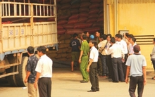 Vụ náo loạn ở kho cà phê Trường Ngân: Càng tranh chấp càng mất điểm