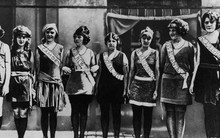 Áo tắm - Từ kín như bưng đến siêu gợi cảm