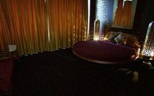 Siêu nhà thổ ăn nên làm ra tại Đức