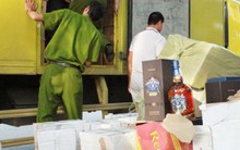 Thu giữ nhiều loại thực phẩm nhập lậu tuồn vào thị trường dịp sát Tết