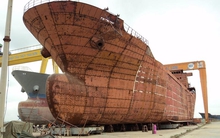 "Ôm" nợ tàu biển, ngân hàng cũng… "chìm"