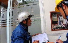 Tiền điện tháng 7 giảm, Bộ Công thương bảo 'do... thời tiết'