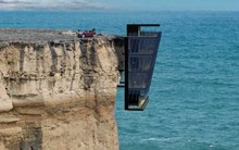 Cận cảnh ngôi nhà nguy hiểm nhất thế giới