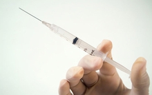 Những dịch vụ trắng da bơm độc vào người chị em