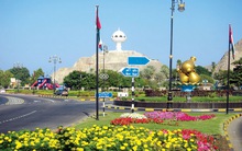 Cổ tích sa mạc Oman: Không biết làm gì để tiêu hết tiền