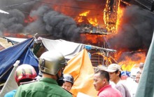 Cháy chợ Sông Cầu, tiểu thương chạy tán loạn