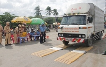 Kiểm soát trọng tải xe: Có diệt được nạn mãi lộ, đội giá cước? 