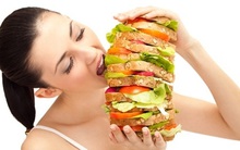 McDonald's khuyên nhân viên TẨY CHAY đồ ăn nhanh