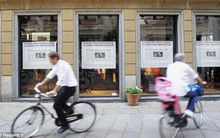 Dolce & Gabbana: "Đóng cửa để phản đối" 