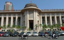 NHNN: 'Hệ thống ngân hàng vẫn hoạt động bình thường, an toàn, thông suốt cả trong nước và quốc tế'