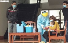 Những hình ảnh bác sĩ "3 cùng" ăn-ở-chống dịch Covid-19 tại tâm dịch Sơn Lôi