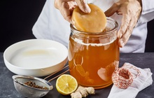 Thức uống này "đánh bại" cả trà sữa, trở thành hot trend với giới trẻ nhờ biệt danh "trà bất tử" nhưng tuyệt đối ghi nhớ những lưu ý này khi uống