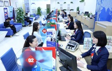 Lãi suất tiền gửi giảm từ 14% xuống chỉ còn 4%/năm, đâu là nguyên nhân?