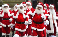 'Ông già Noel' tiết lộ mức lương khủng lên đến 30 triệu đồng/ giờ cùng những bí mật ít ai biết: Liệu công việc có đơn giản chỉ là phát quà?