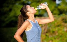 Lần nào uống nước cũng thấy cơ thể có 5 tín hiệu lạ, bạn cần khám ung thư khẩn cấp