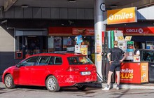 Hai tập đoàn nhiên liệu lớn tại EU bị cáo buộc thao túng giá