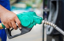 Phó Thủ tướng: Nghiên cứu hỗ trợ người dân bị ảnh hưởng của giá xăng, dầu tăng cao