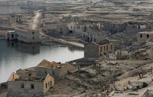 Tây Ban Nha: Sự trở lại của ngôi làng ma sau 30 năm chìm sâu dưới lòng hồ
