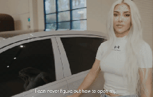 Kim Kardashian không biết mở cửa chiếc Maybach S-Class tùy biến cho riêng mình