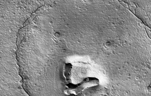 Độc đáo những bức ảnh hình mặt gấu trên sao Hỏa