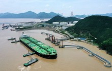 Trung Quốc ‘khát’ dầu thô trở lại - đây chính là công việc 'bơi trong núi tiền': Thu phí 'sương sương' 2,5 tỷ đồng/ngày khách vẫn phải xếp hàng dài để thuê