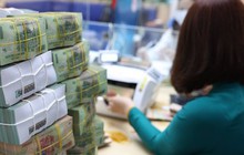 Vì sao lãi suất cho vay chưa giảm kịp lãi suất huy động?